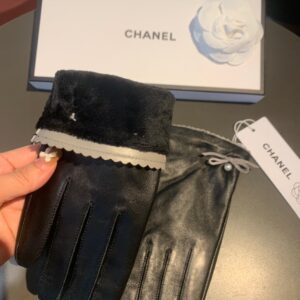 Alternative view of Chanel Gloves In Black