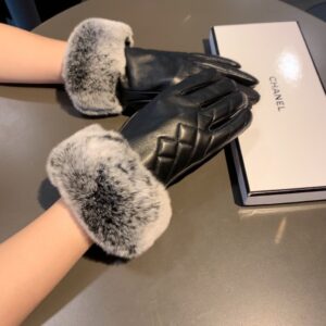 Alternative view of Chanel Gloves In Black