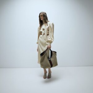 Alternative view of Gucci Giglio Large Tote Bag 21.3in/ 54cm Beige/ Brown Gold Hardware For Women 853971 FAFFP 2547