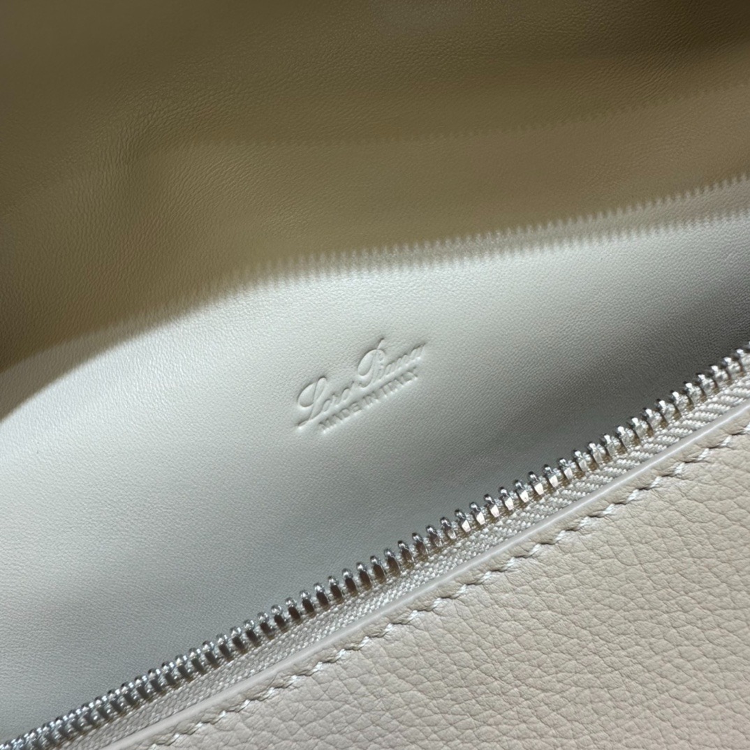 Loro Piana Extra Pocket L27 Top Handle Bag 10.6in/ 27cm Whisper Beige Gold Hardware For Women FAN4043 1615