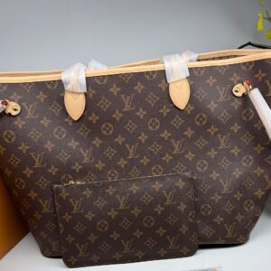Alternative view of Louis Vuitton Neverfull GM Tote Bag 15.4in/ 39cm Brown Monogram Gold Hardware For Women M46978
