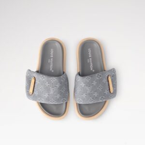 Alternative view of Louis Vuitton Pool Pillow Flat Comfort Mule Grey For Women 1AGUZX