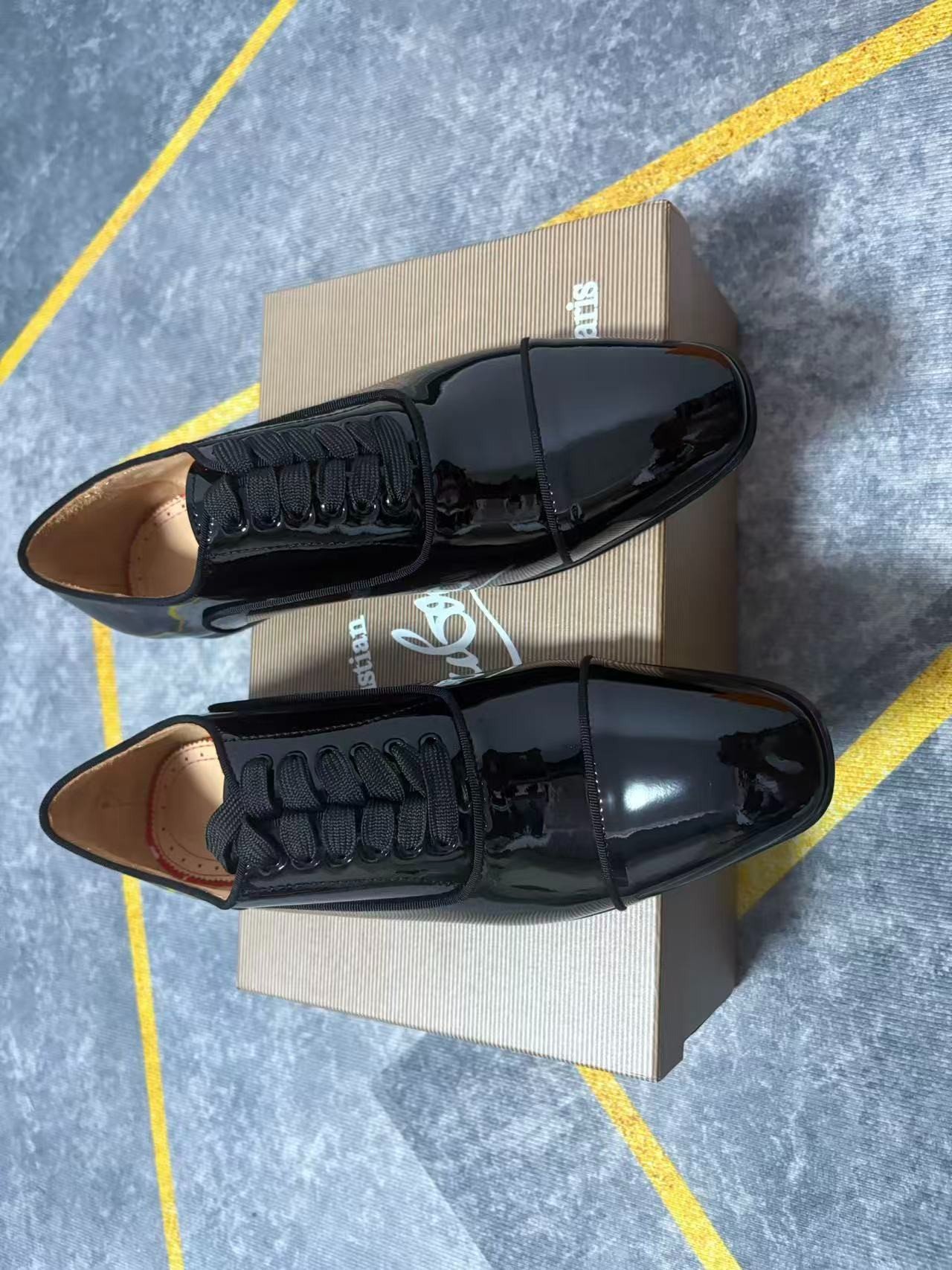 Christian Louboutin Greggo Oxfords Black For Men 1150377BK01 – 44 EU – 10 US – 27 Cm – 10.6 In