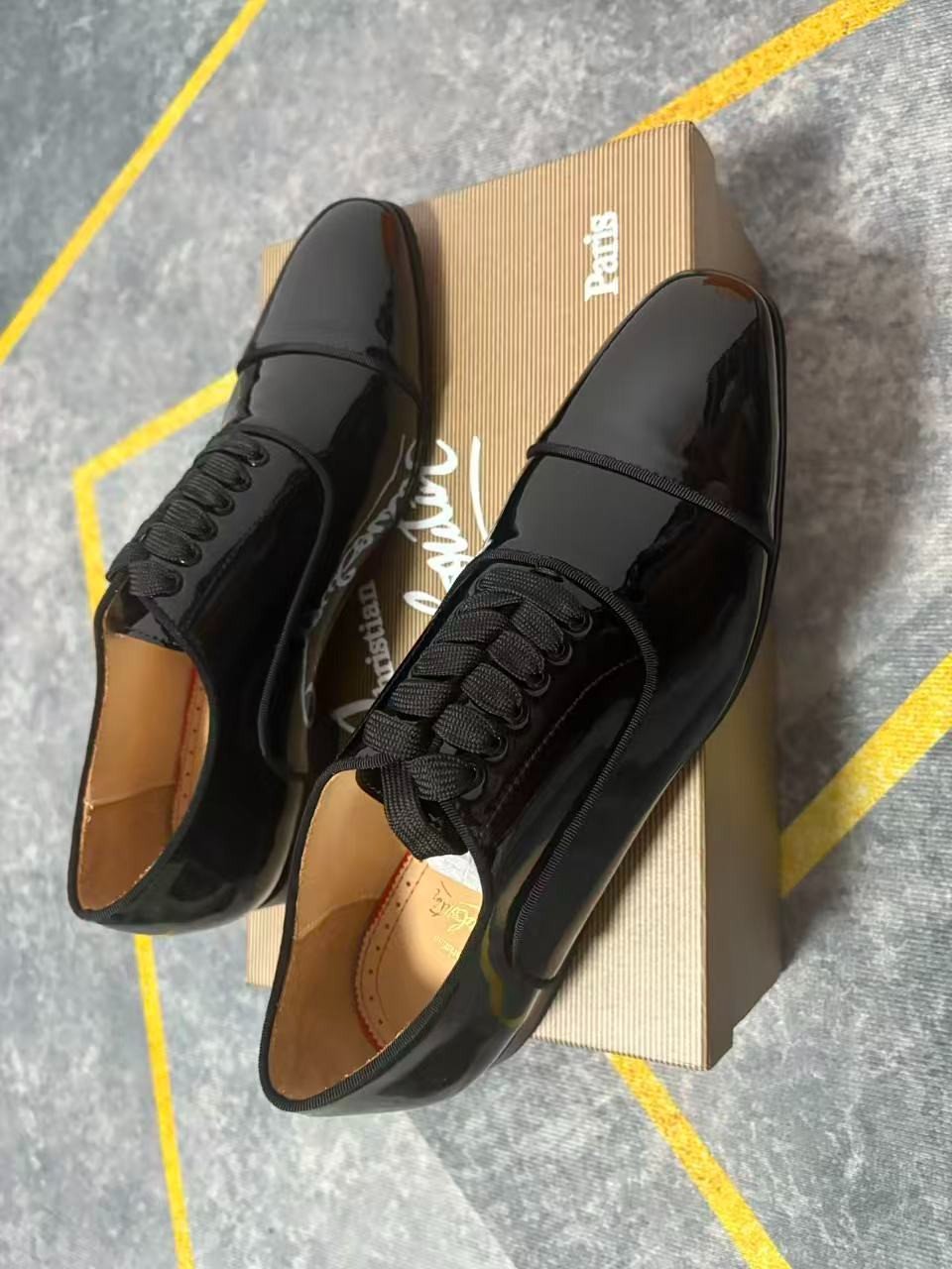 Christian Louboutin Greggo Oxfords Black For Men 1150377BK01 – 44 EU – 10 US – 27 Cm – 10.6 In