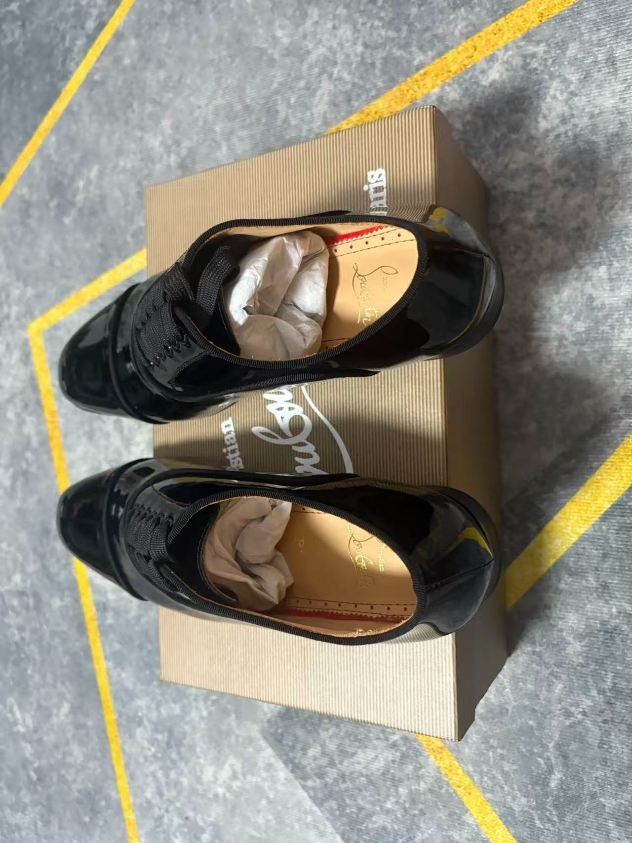 Christian Louboutin Greggo Oxfords Black For Men 1150377BK01 – 44 EU – 10 US – 27 Cm – 10.6 In