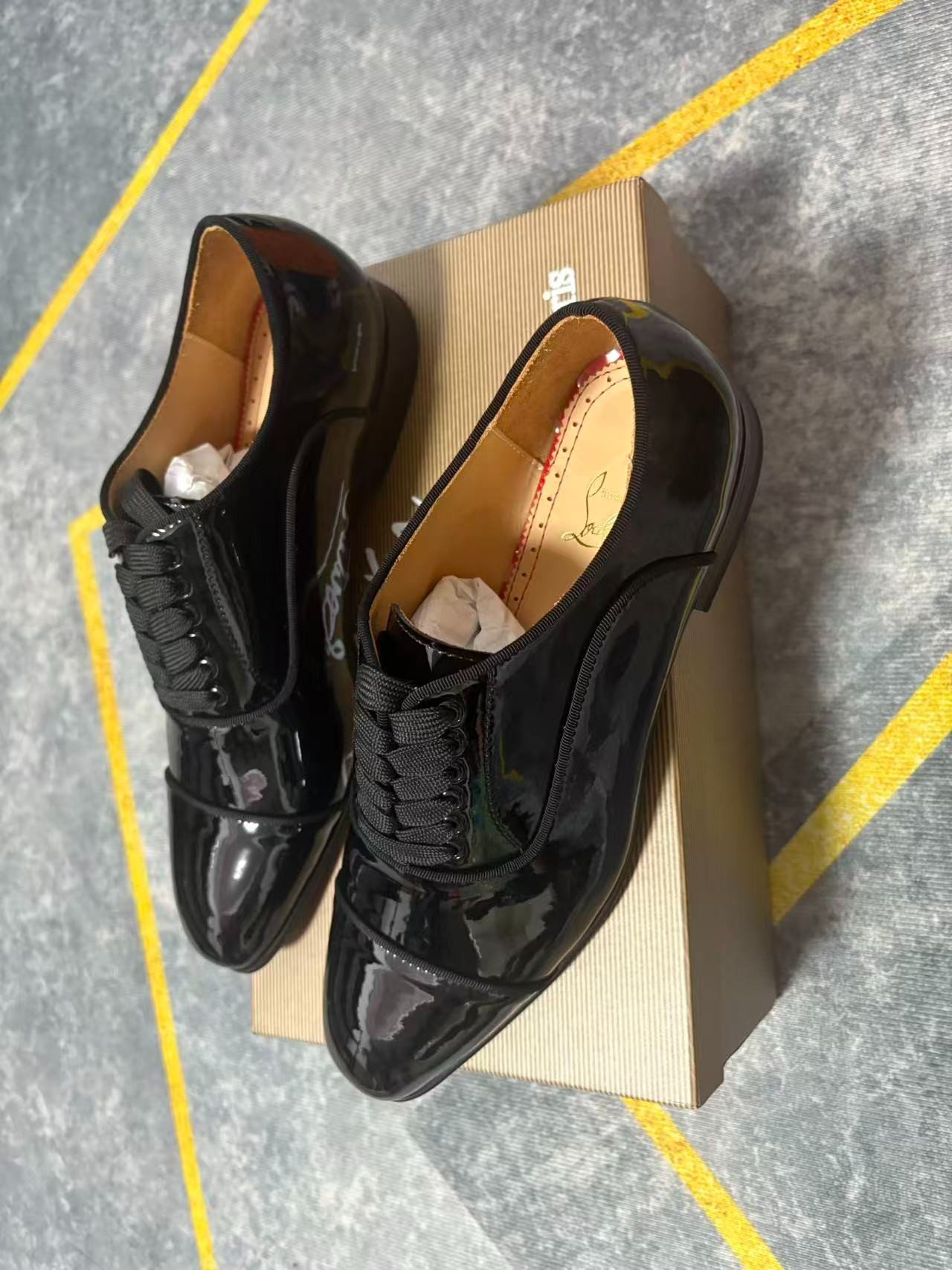 Christian Louboutin Greggo Oxfords Black For Men 1150377BK01 – 44 EU – 10 US – 27 Cm – 10.6 In