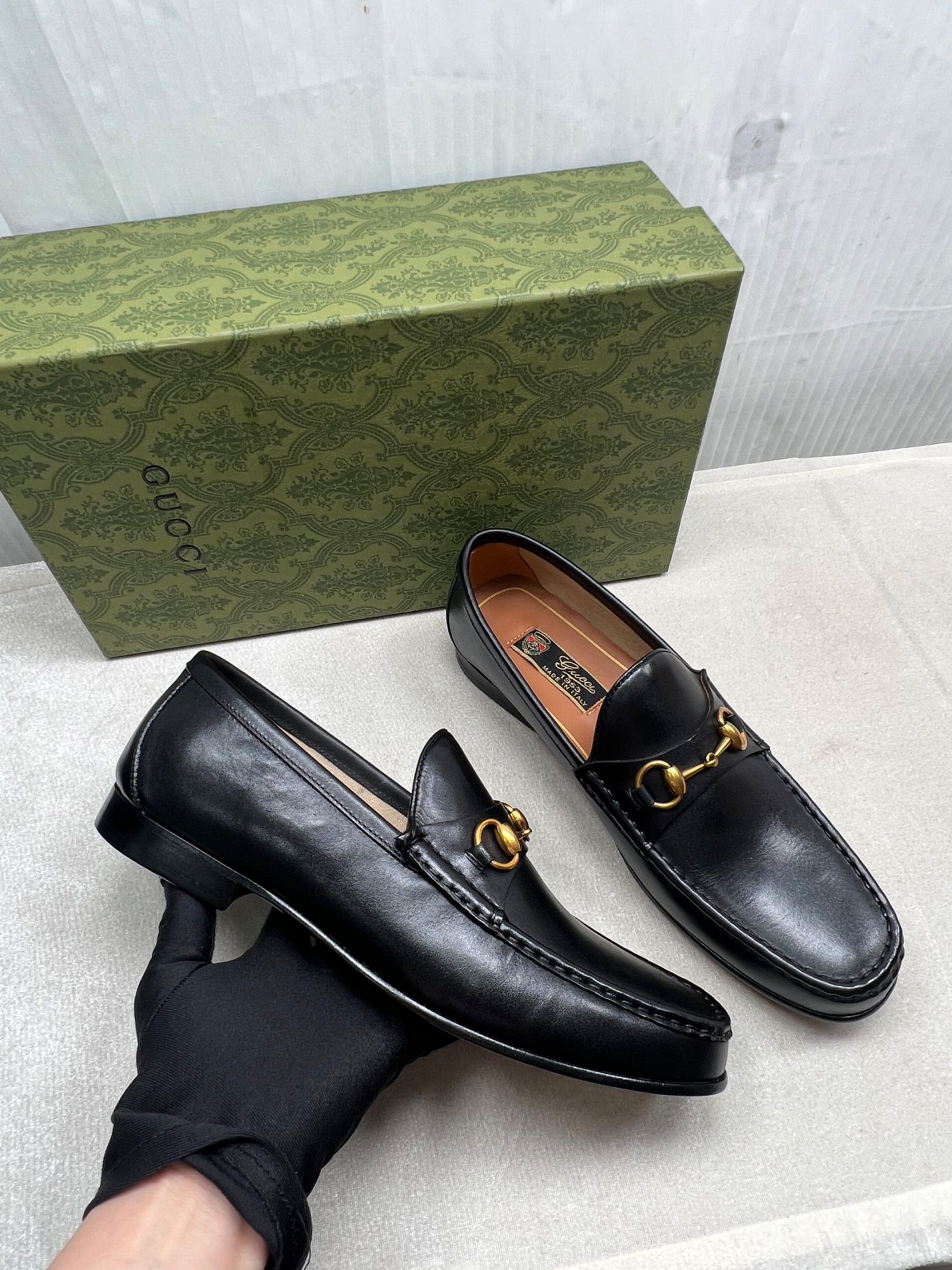 Gucci Men’s 1953 Horsebit Loafer Black For Men 307929 BLM00 1000 – Size 44 EU – 10 US – 27 Cm – 10.6 In