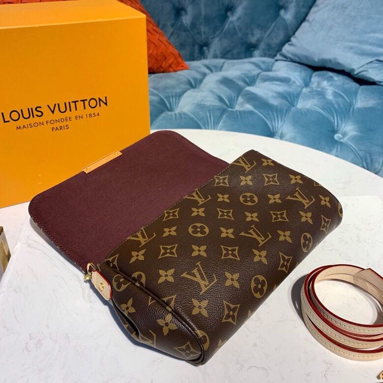 Louis Vuitton Favorite MM Crossbody Bag 11in/ 28cm Brown Monogram Canvas Gold Hardware For Women M40718Y