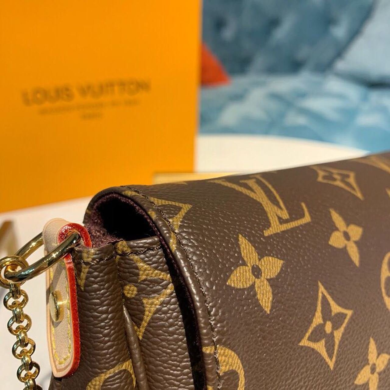 Louis Vuitton Favorite MM Crossbody Bag 11in/ 28cm Brown Monogram Canvas Gold Hardware For Women M40718Y